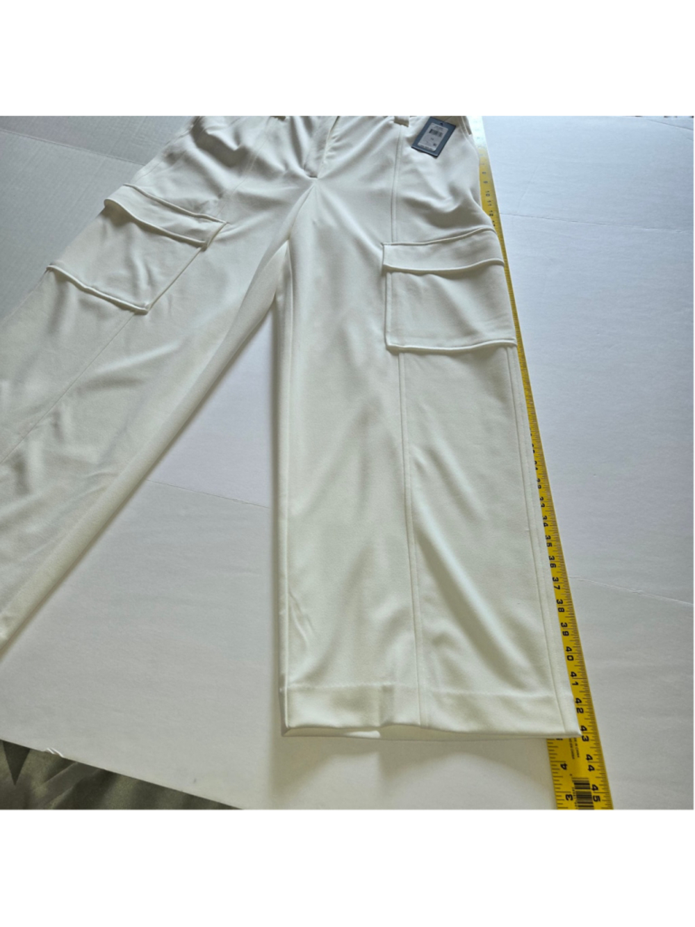 DKNY Women's Wide-Leg Crepe Cargo Pocket Ivory Pants Sz 16 NWT - Picture 4 of 13